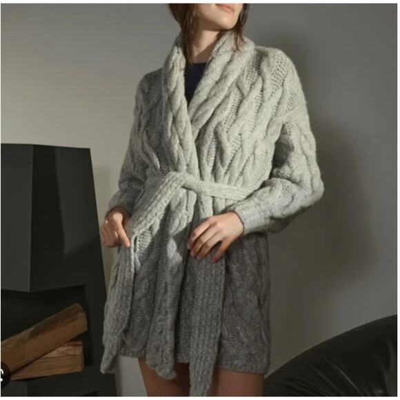 LUNYA Lofty Wool Cable Robe XS/S - Picture 1 of 7